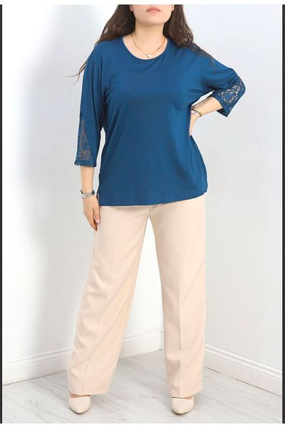 Tunicom Blouse with Lace Details in Plus Size for the Holiday