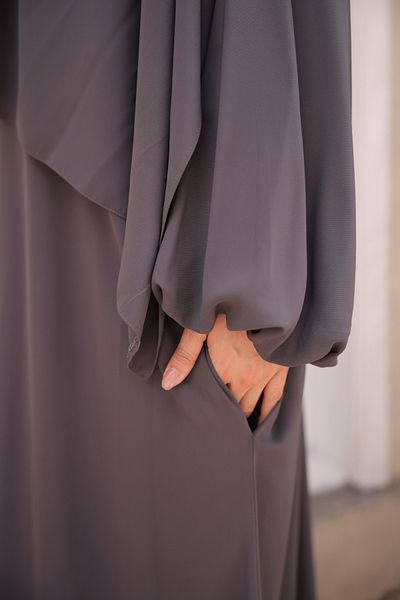 KADEEM simple abaya with self-wrap Bat-medina silk