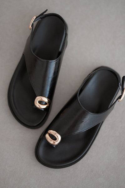 StWenn Kalia Flip Flops Gold Buckle Detailed Flip Flops Sandals - Black