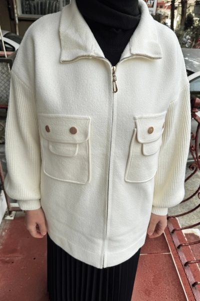 Ghisa Ecru Coat - 5Kgskbn 231247   Model