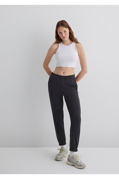 Mavi Schwarze Basic-Jogginghose 1600823-900