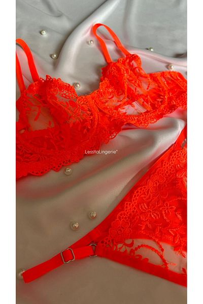 Lessya Neon Bralet Set