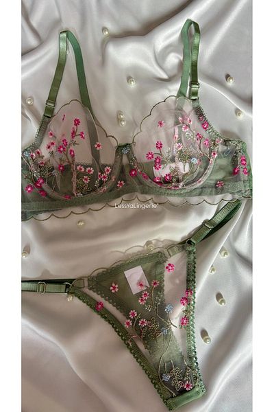 Lessya Set bralet din dantelă cu modele florale (sutien și tanga)