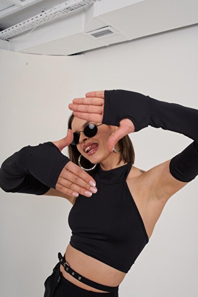 HOLLY LOLLY Модел с къс ръкав и детайли на ръкава Красива блуза Черна