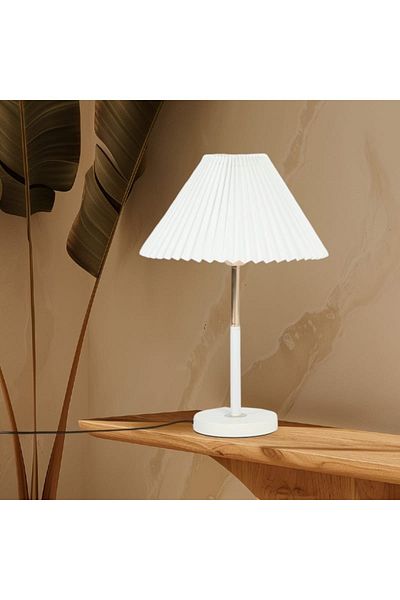 Gerenic A distinctive lampshade with a design that adds elegance and sophistication to the surrounding decor.