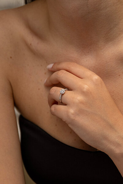 Safir Kuyumculuk Prenses Kesim 0,60ct Pırlanta Yüzük