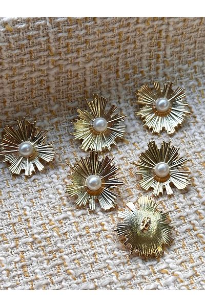 ODDA TASARIM ATÖLYESİ Lux Gold 6-Button Set with Leaf Model and Pearls in the Middle (2.5cm)