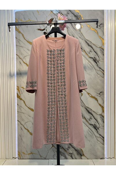 MİSS DİAMOND بدلة طويلة من قماش الكريب مكونة من قطعتين مع أكمام وتفاصيل حجرية...