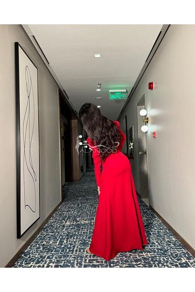 ALANOOD FASHION Noura's elegant red dress with a modern design