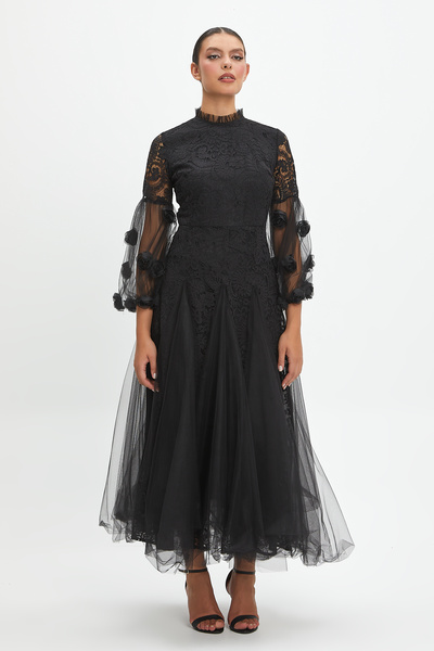 SERPİL Kadın Dantelli ve Tül Detaylı Uzun Elbise - Çiçek Aplikeli Kol Tasarımı