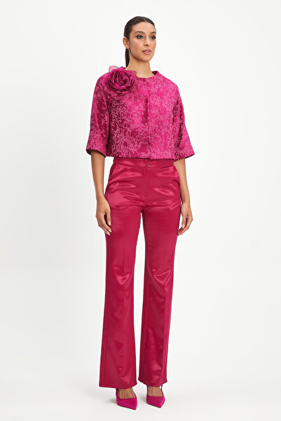 SERPİL Kadın Zarif Kısa Ceket - Göz Alıcı Çiçek Detayı ve Şık Dokulu Kumaş ile Kombinlerinizi Tamamlayın