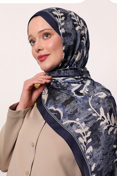 LuvenSara Patterned Silk Shawl