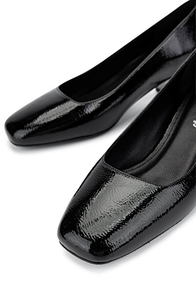 Tamer Tanca Kadın Vegan Siyah Rugan Topuklu Ayakkabı