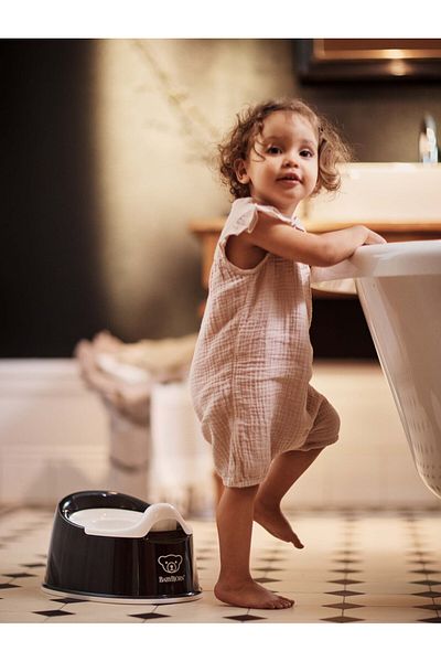 BabyBjörn BabyBjorn - Smart Non-Slip Potty for Children, 18 Months +, Black