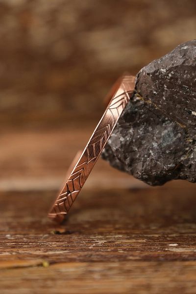 SUMRA Handmade Motif Pure Copper Unisex Bracelet Sm-B-0326