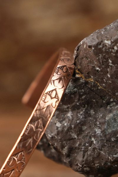SUMRA Handmade Motif Pure Copper Unisex Bracelet Sm-B-0312