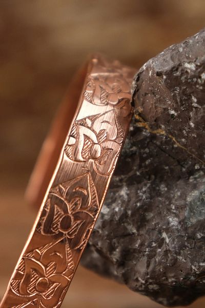 SUMRA Handmade Motif Pure Copper Unisex Bracelet Sm-B-0313