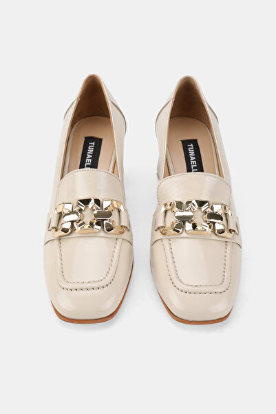 TUNAELLİ KADIN BEJ RUGAN HAKİKİ DERİ 35-41 NUMARA ORTA TOPUKLU TOKALI AYAKKABI