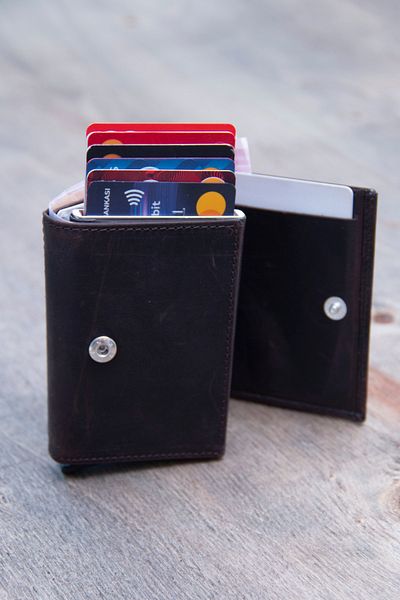 naft Savran- Mechanized Card Holder Wallet (Set with Keychain Gift)