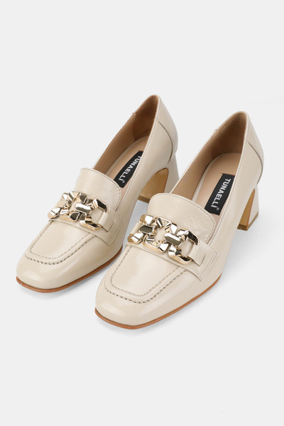 TUNAELLİ KADIN BEJ RUGAN HAKİKİ DERİ 35-41 NUMARA ORTA TOPUKLU TOKALI AYAKKABI