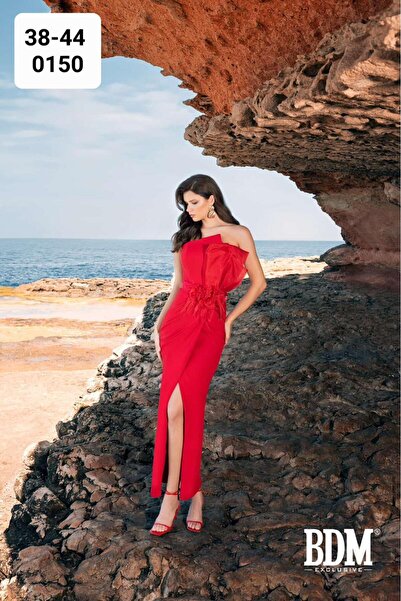 BDM Exclusive Straplez Volan Detaylı Yırtmaçlı Uzun Abiye Elbise