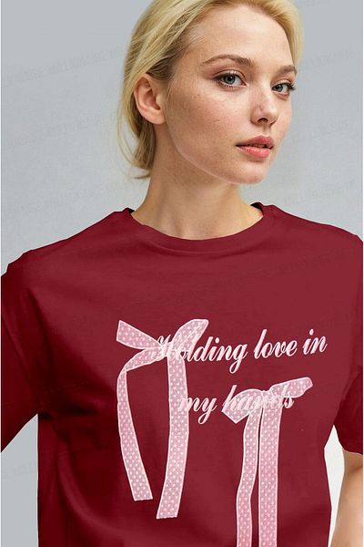 Millionaire Tricou pentru femei, cu panglică burgundă, cu imprimeu texturat, cu croiala normală