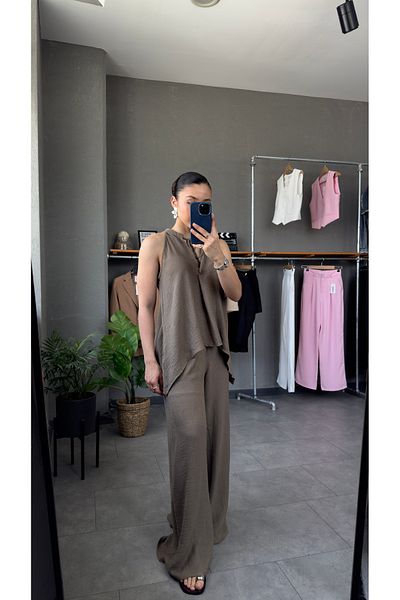 YOUR NAME Halter Neckline Zero Sleeve Loose Cut Blouse Pants Set