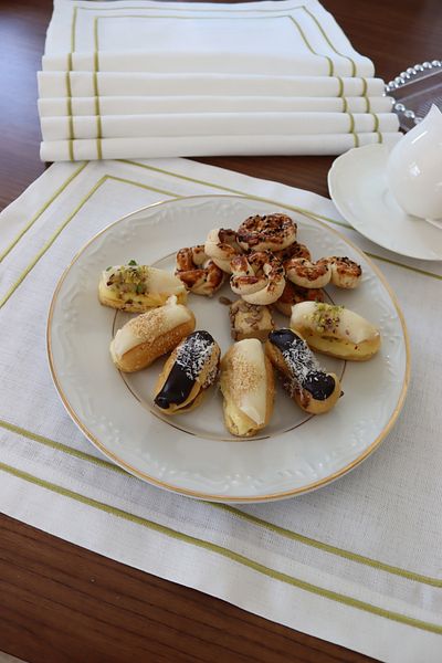 vipceyiz 6-Piece Ecru Gold Rectangular American Service