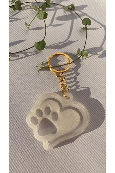 MISS GOLDEN Double Heart Paw Shaped Pearlescent White Colored Gold Accessory Epoxy Keychain Handmade Gift