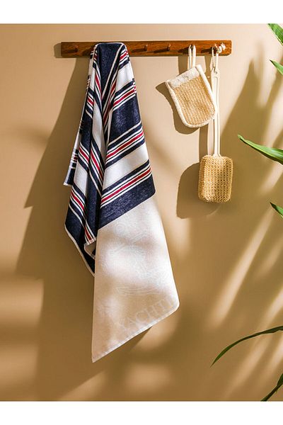 LC Waikiki منشفة شاطئ نسائية منقوشة بخطوط LCW مقاس 70x150 سم