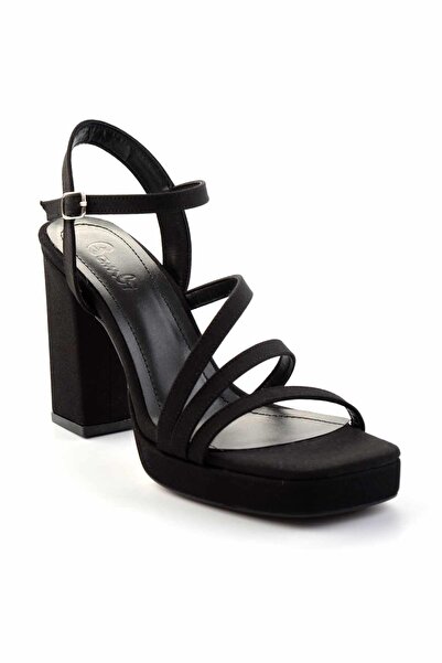 Bambi Mat Siyah Kadın Klasik Topuklu Ayakkabı K05215161538