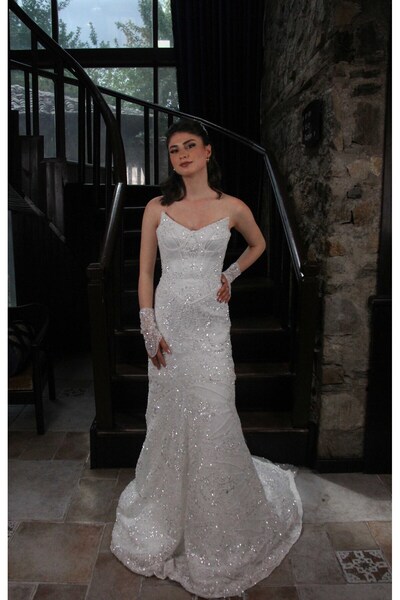 Şenay Ceylan Moda Evi Işıltılı Taş ve Pul İşlemeli Straplez Balık Model Gelinlik
