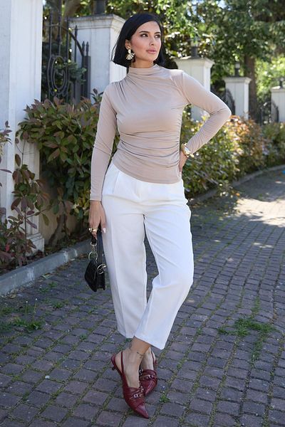 InStyle Μπλούζα καφέ γάλακτος με πλισέ ώμου