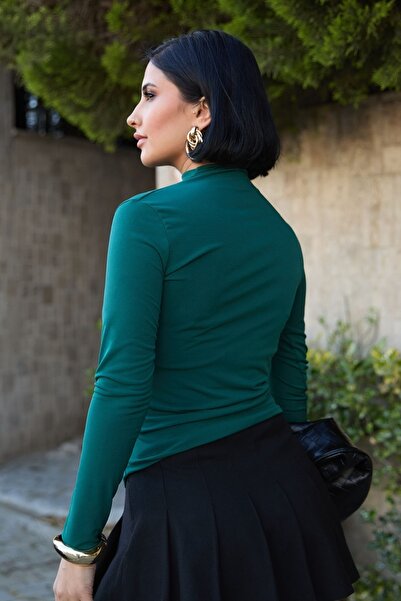 InStyle Σμαραγδένια πράσινη μπλούζα με πλισέ ώμου