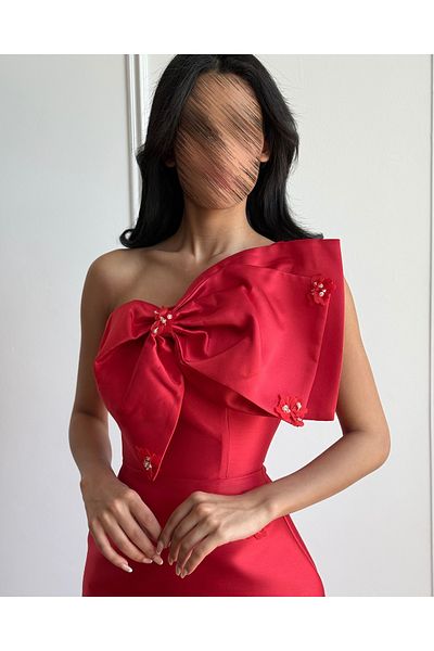 toog Dress with a bow at the chest and small scattered flowers