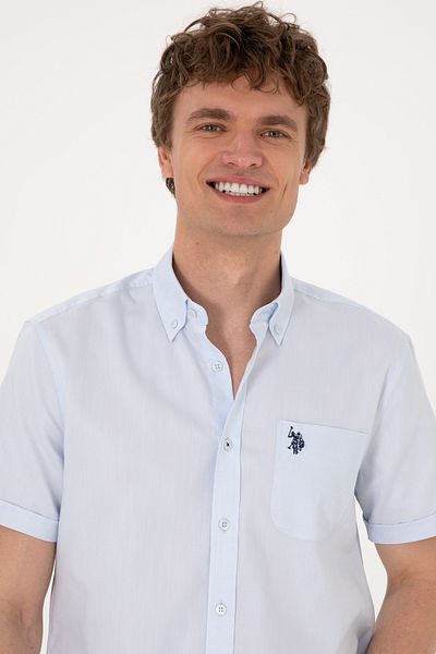 U.S. Polo Assn. Cămașă albastru deschis cu mânecă scurtă pentru bărbați 50297992-VR003