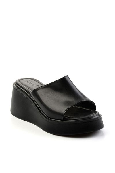Bambi Black Leather Women's Slippers K04826077409
