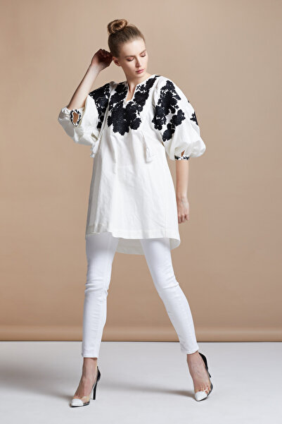 SERPİL Kadın Etnik Desenli Salaş Tunik – Nakışlı Kol ve Yaka Detaylı