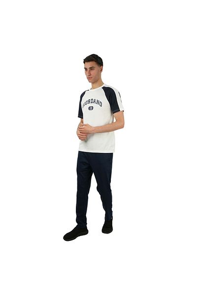 Giordano Men's Slim Fit Cotton Jersey Tee | Signature Print & Comfort