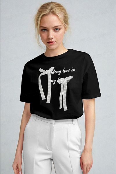 Millionaire Women's Black Ribbon Fluffy Textured Print Regular Fit Regular Fit T-Shirt