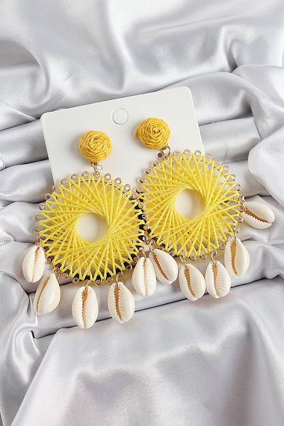Toptan Bulurum Yellow Straw Knitted Spiral Model Gold Color Women's Earrings with Hanging Seashell Detail
