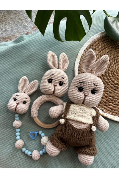 Aia&Co Amigurumi Tavşan Uyku Arkadaşı Çıngırak ve Emzik Zinciri El İşi Örgü