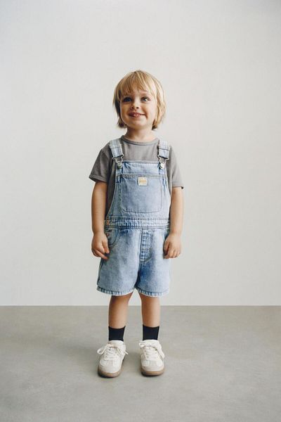 Magu Salopetă unisex pentru copii, albastru deschis, din denim, cu buzunare - curea reglabilă