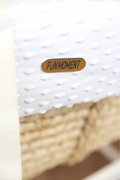 Fun Moment White Moses Basket + Base