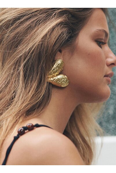 Aka Brand Model Mussel Earrings