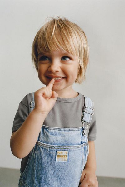 Magu Salopetă unisex pentru copii, albastru deschis, din denim, cu buzunare - curea reglabilă