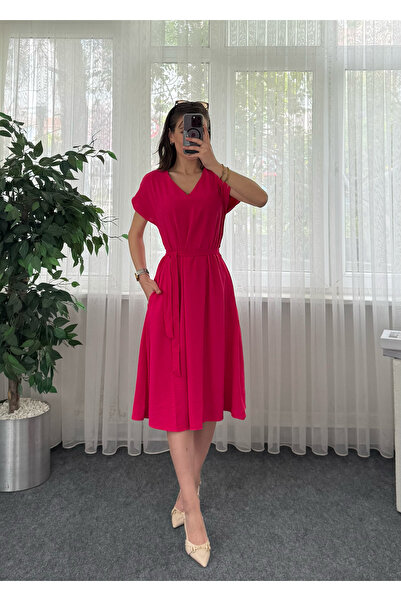 LUVESSE فستان Airoybin باللون الفوشيا مع تفاصيل الجيب