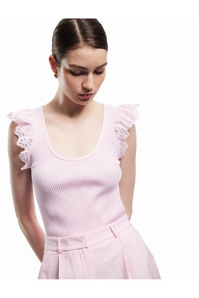 Koton New Season Koton X Sibil Çetinkaya - Sleeveless Embroidered Ruffle Detailed Knitwear Blouse