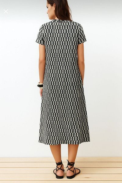 Know Women's Black White Vertical Striped Knitted Midi Dress