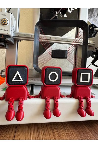Cochines Squid Game Set of 4 Figures - 3D Figure 9cm Made of Healthy Petg Material